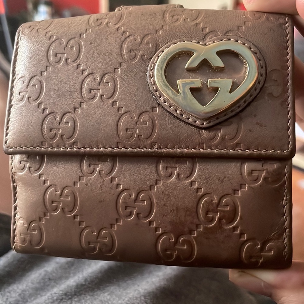 Authentic heart Gucci wallet
